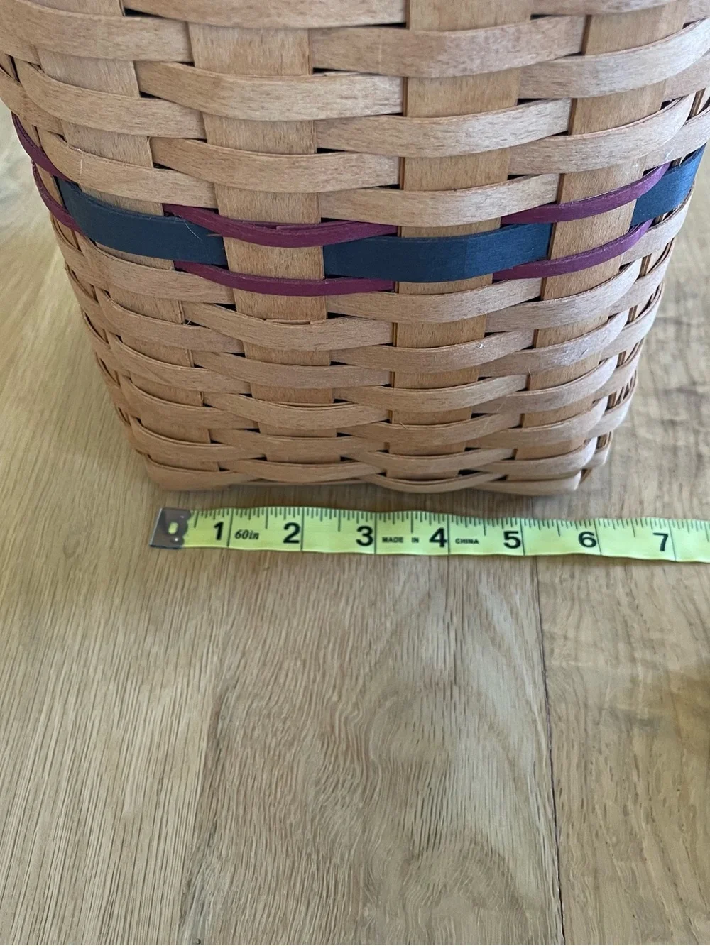 Vintage LONGABERGER signed basket with wooden lid. Made in USA!